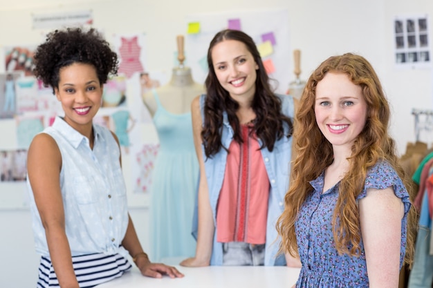 Uczestnicy warsztatów haftu